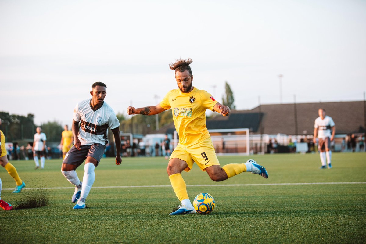 HarbTownFC's tweet photo. FIRST HALF RECAP 🧉

🟡 0 - 0 ⚪️ 

⏱️ 34’ | Nothing to separate the sides — the Bees have threatened from set pieces but without success so far.

📸: @R__BMedia 
#HARSPA | #UpTheBees | #Harborough
@hfmnews | @BBCRLSport | @HarbTownFC_ES https://t.co/XN35RSNVwH