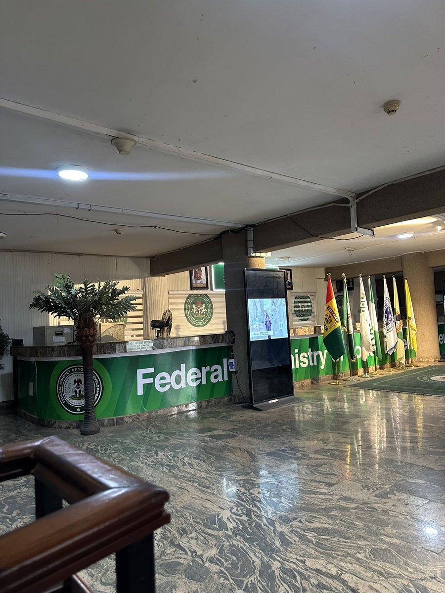 younglioness5's tweet photo. I was at the Federal Ministry Of Youth Development today in celebration of International Youth Day 2025🎉 
I Pray we live to see the good change we hope for.
Long live the Federal Republic of Nigeria 🇳🇬 
#InternationalYouthDay #InternationalYouthDay https://t.co/PnF4TQKcDX