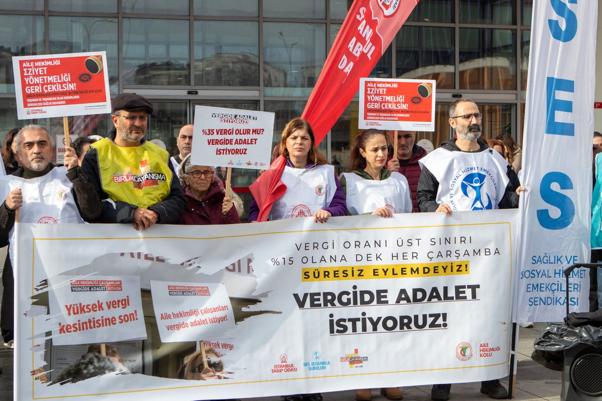 TTB Aile Hekimliği Kolu TTB-AHEK (@ttbahk) on Twitter photo Hükümet teklifi olarak gelecek yıl zammı ilk 6 ay %10, ikinci 6 ay %6 olarak sunulmuş. Çalışanların gelir vergisinin %35 'lere vardığı bir ülkede bu zammın hiçbir anlamı olmaz. Önce #VergideAdalet sağlanmalıdır. <a href="/memetsimsek/">Mehmet Simsek</a> Hükümet teklifi olarak gelecek yıl zammı ilk 6 ay %10, ikinci 6 ay %6 olarak sunulmuş. Çalışanların gelir vergisinin %35 'lere vardığı bir ülkede bu zammın hiçbir anlamı olmaz. Önce #VergideAdalet sağlanmalıdır. <a href="/memetsimsek/">Mehmet Simsek</a>