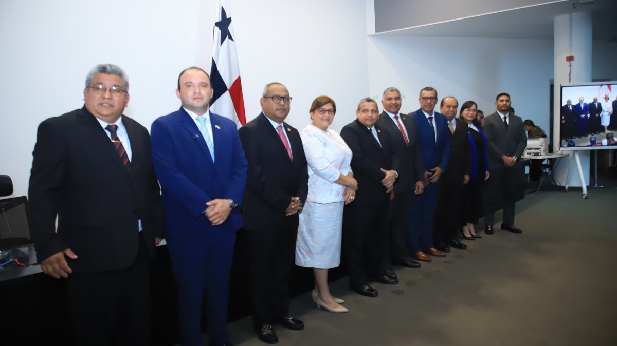 H.D. Carlos Saldaña tweet media