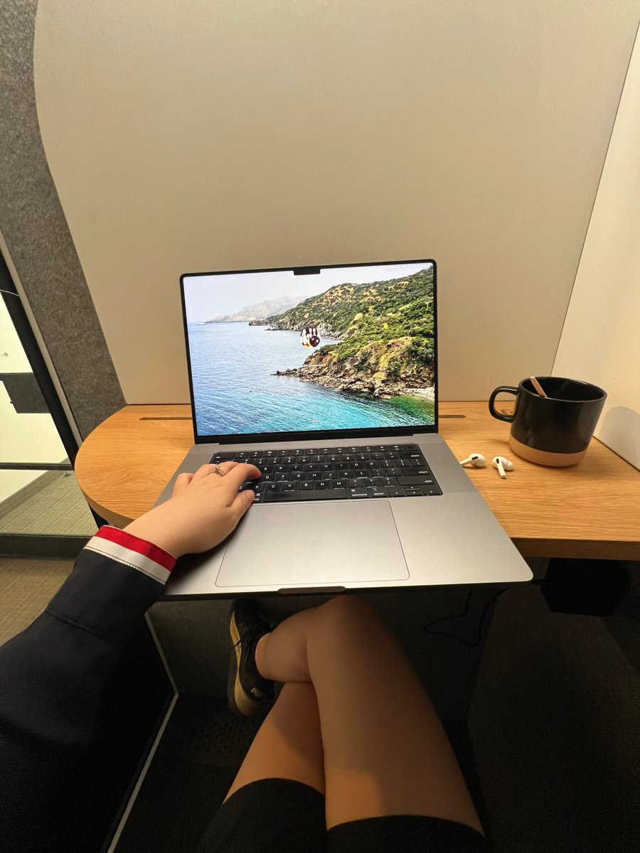 maya_queen122's tweet image. Work mode: activated 💻 Ready to tackle the day, one task at a time. #ProductiveVibes