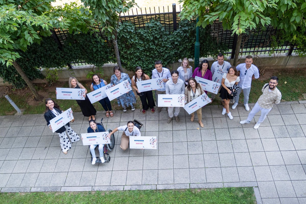UN_BiH's tweet photo. On #InternationalYouthDay, the @UNPeacebuilding-supported #DFF3 initiative celebrated young changemakers from 🇧🇦 as they pitched their #IdeasForTheFuture — innovative solutions to strengthen social cohesion, diversity &amp; sustainability.
🕊️🏆 #YouthLead change for inclusive future! https://t.co/ORBg60YSFL