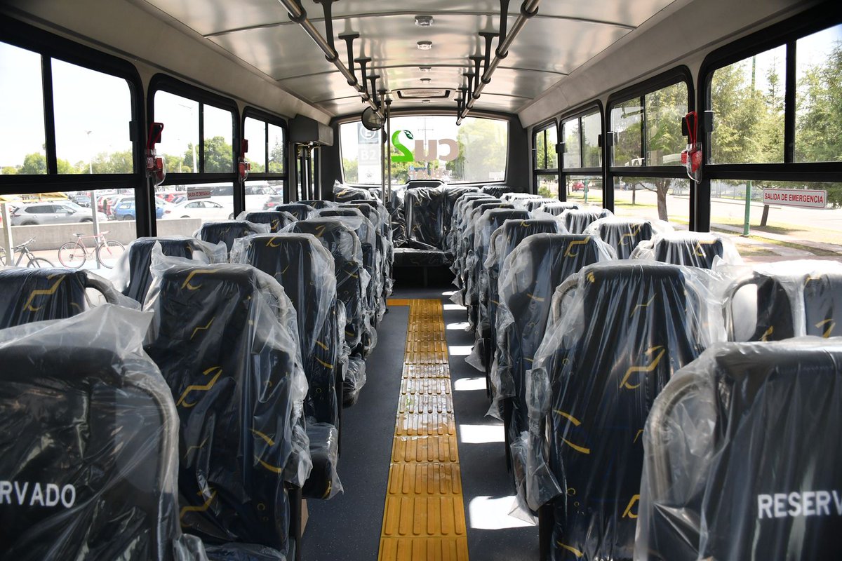 JCarlos_Valerio's tweet image. ¡Buenas noticias! Llegan las nuevas unidades del #STU de la #BUAP.
Son 19 nuevos autobuses que se encargarán del trasladado de las y los universitarios. #Puebla🚍🚌