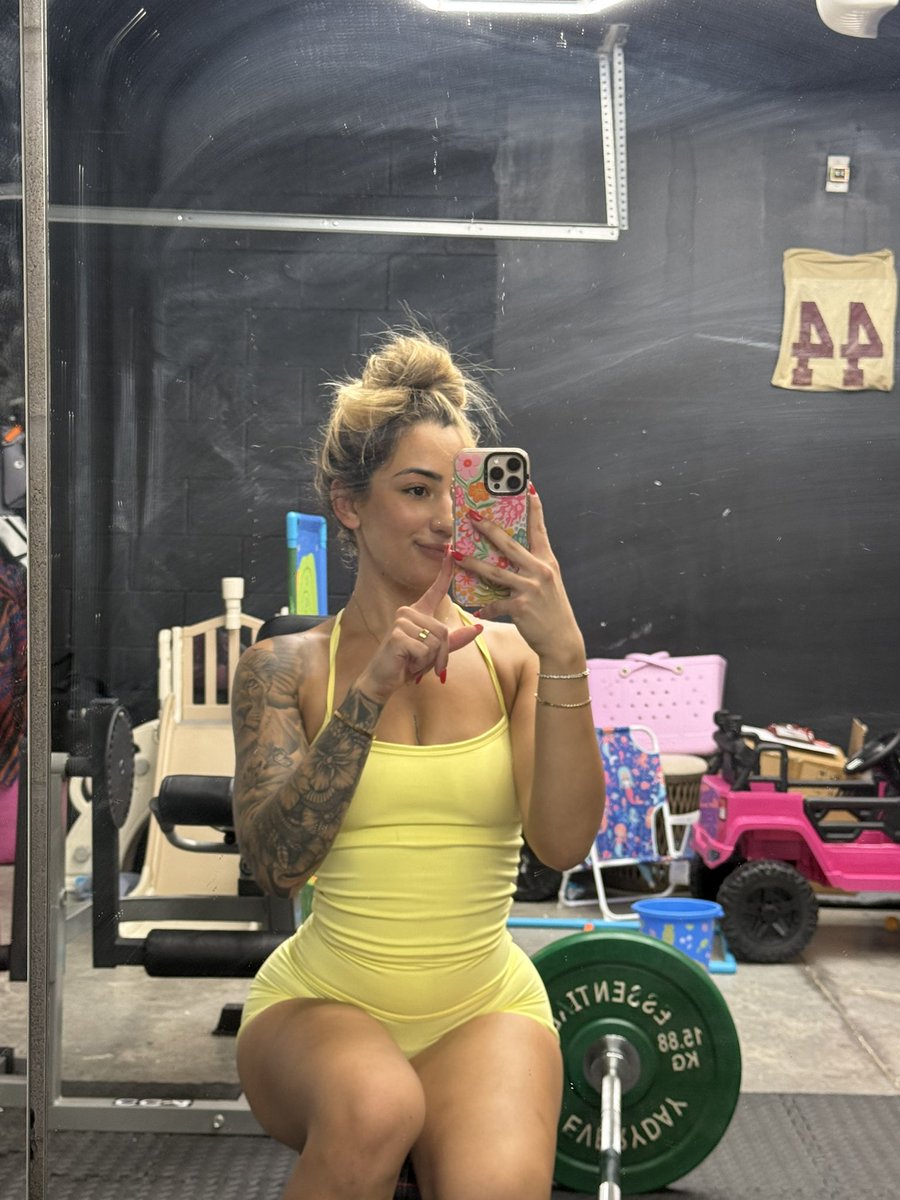 Mel🖤 tweet media