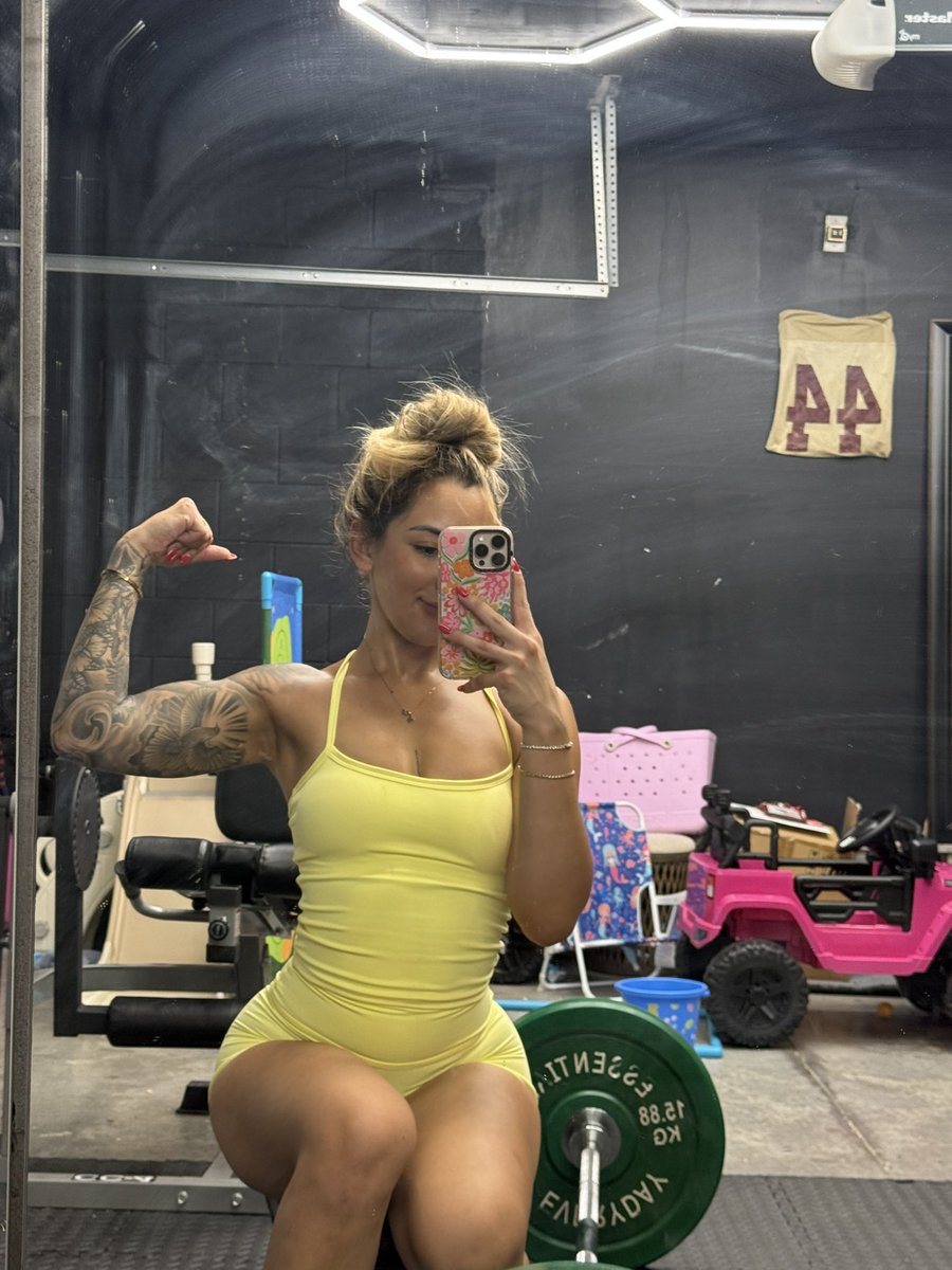 Mel🖤 tweet media