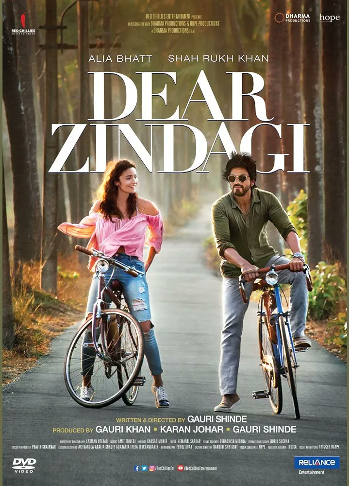 Dracaris555's tweet photo. I don't think i am weak enough for being able to keep myself whenever i see this!
why not a movie like Dear Zindegi can have a sequel on this two?
An unmarried Dr. Jug would've been way more convincing than showing him as divorcee.
#DearZindegi #DrJug https://t.co/j9xBFIVEfJ
