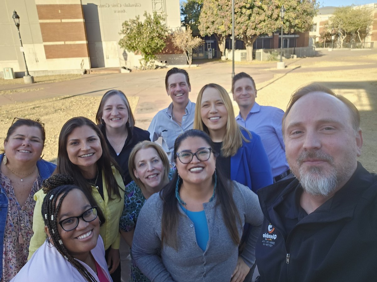 WhatWorksCities's tweet photo. At What Works Cities, we love getting to experience data-driven practices in action.

For #CityHallSelfieDay, we're all smiles in @Muni_Renca, @GlendaleAZ, @cityofwinnipeg and @AlcaldiaDeCali. https://t.co/xr7691GXiQ