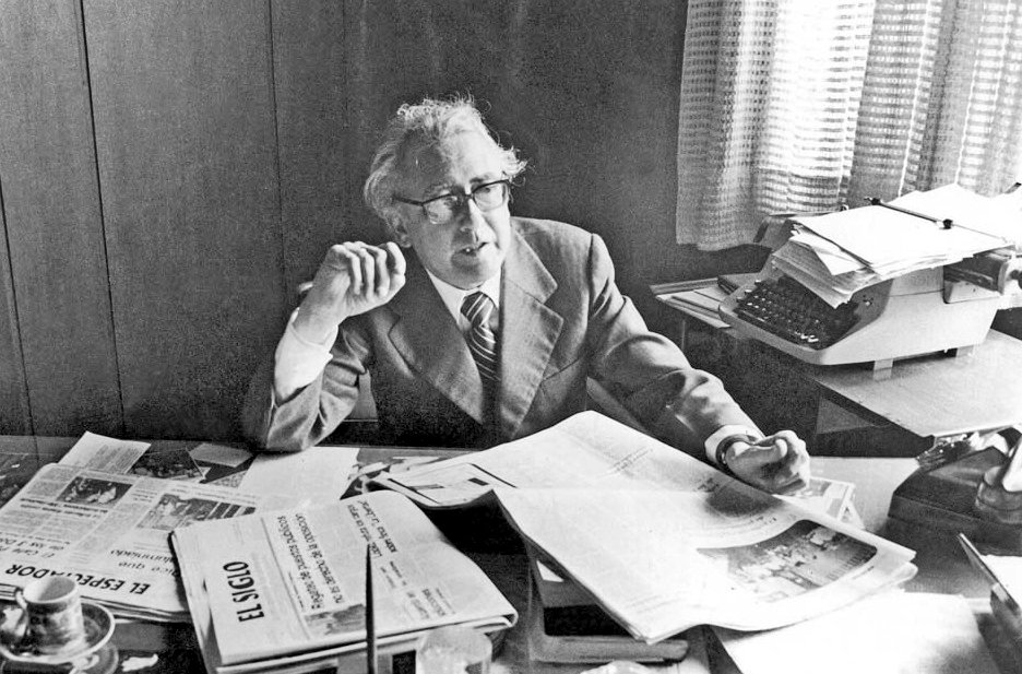 🎖 #SantafereñosIlustres: Guillermo Cano (1925-1986), periodista asesinado por la mafia, nacido #UnDíaComoHoy hace un siglo. #100AñosGuillermoCano