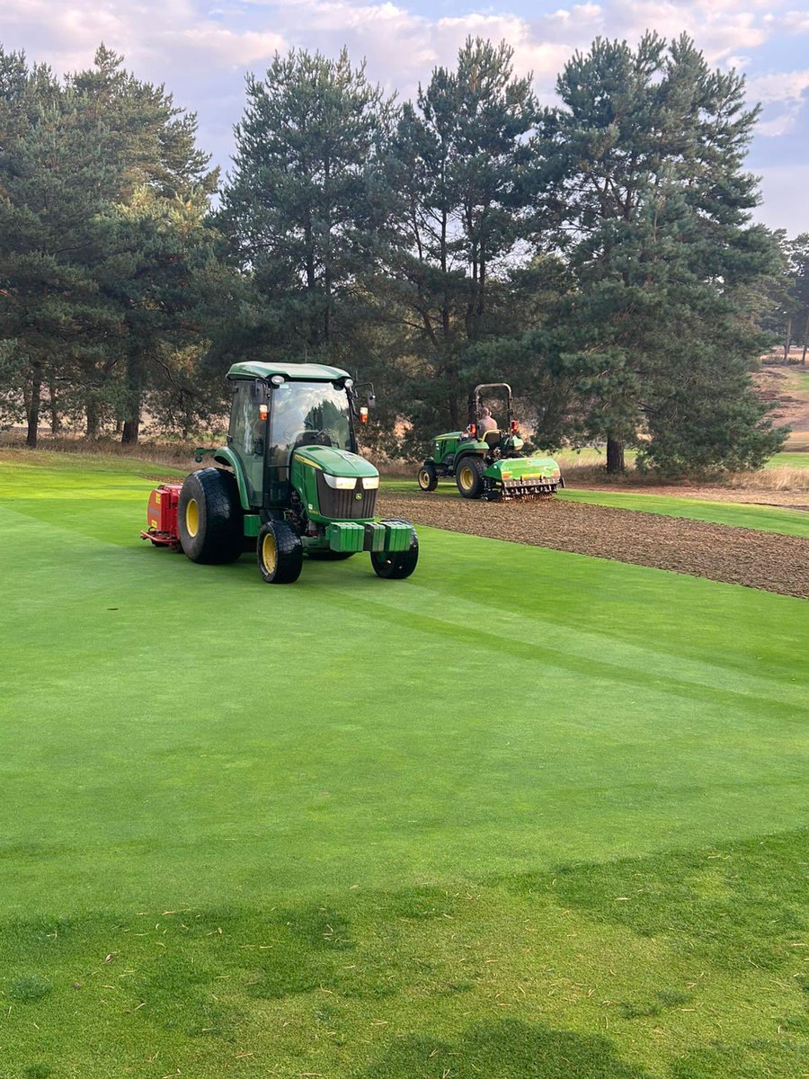 andywoodgolf's tweet image. 2 Days of Course Renovations on the Lodge @RobJone21159152 and the team working in the heat to get the work done, nowthe recovery begins #golf #greenkeeping