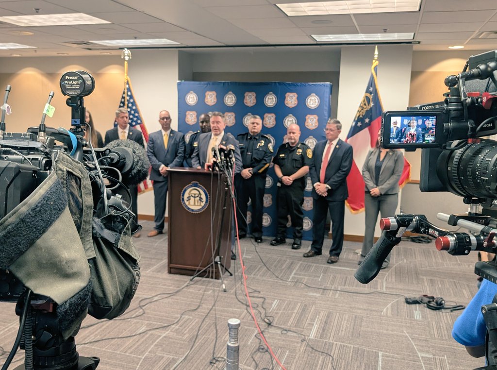 The #GBI and <a href="/FBIAtlanta/">FBI Atlanta</a> held a joint press conference and released new info about the <a href="/CDCgov/">CDC</a> shooter Patrick Joseph White, including a photo of the man. <a href="/kimleoffler/">Kim Leoffler</a> will have the latest on <a href="/FOX5Atlanta/">FOX 5 Atlanta</a> #FOXLocal