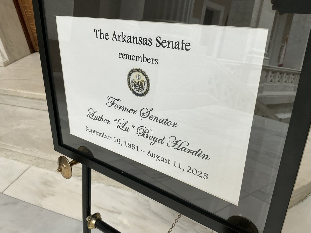 ArkansasSenate's tweet photo. In honor of former State Senator Lu Hardin who passed away on Monday, August 11, 2025.

#arleg https://t.co/NheBpXQLAM