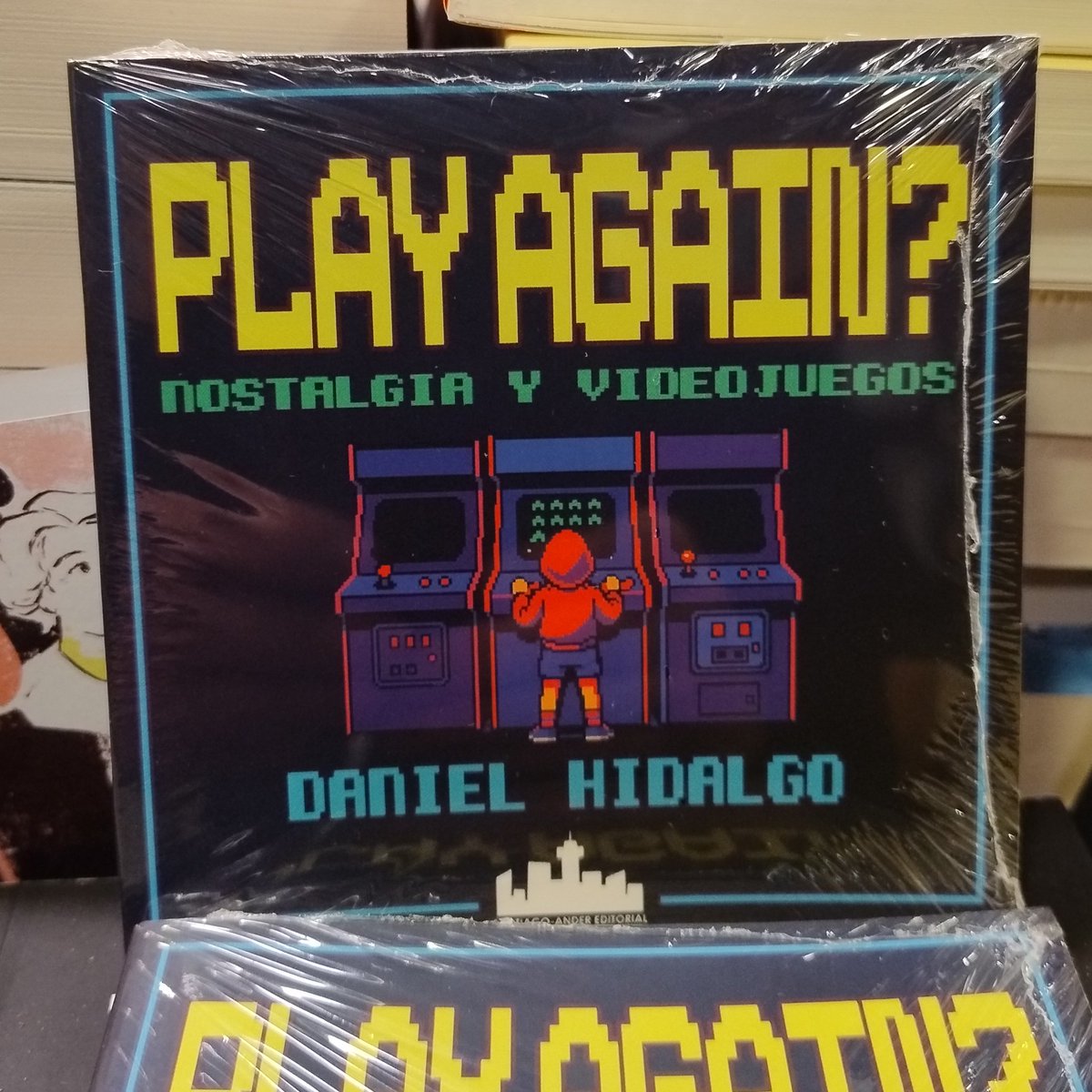 Santiago-Ander (@stgoandereditor) on Twitter photo Ya disponibles en Qué Leo Tobalaba <a href="/queleomil/">Qué Leo Tobalaba Mil</a> 🥳📚🚀👹🕹️
😈 Diccionario del diablo, de Ambrose Bierce
👾 Play Again? Nostalgia y videojuegos, de Daniel Hidalgo
📍 Av. Tobalaba 5151, Ñuñoa
#AmbroseBierce #dicciablo <a href="/dan_hidalgo/">Daniel Hidalgo</a> #playagain Ya disponibles en Qué Leo Tobalaba <a href="/queleomil/">Qué Leo Tobalaba Mil</a> 🥳📚🚀👹🕹️
😈 Diccionario del diablo, de Ambrose Bierce
👾 Play Again? Nostalgia y videojuegos, de Daniel Hidalgo
📍 Av. Tobalaba 5151, Ñuñoa
#AmbroseBierce #dicciablo <a href="/dan_hidalgo/">Daniel Hidalgo</a> #playagain