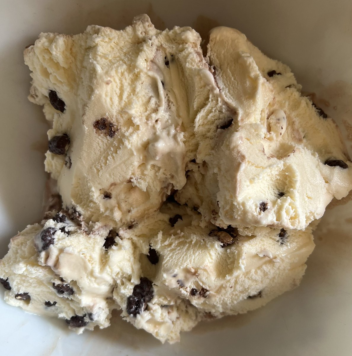 goodebear's tweet photo. @ILoveBlueBell HUGE fan of Blue Bell! Have 6 cartons n the freezer now! Bought Tin Roof for the 1st time today. This is the entire carton dumped n a bowl. Shouldn’t there b more chocolate ribbon throughout? That’s one thing I can count on w BB! U r never stingy w ur ingredients! https://t.co/tjYdEAMVCZ