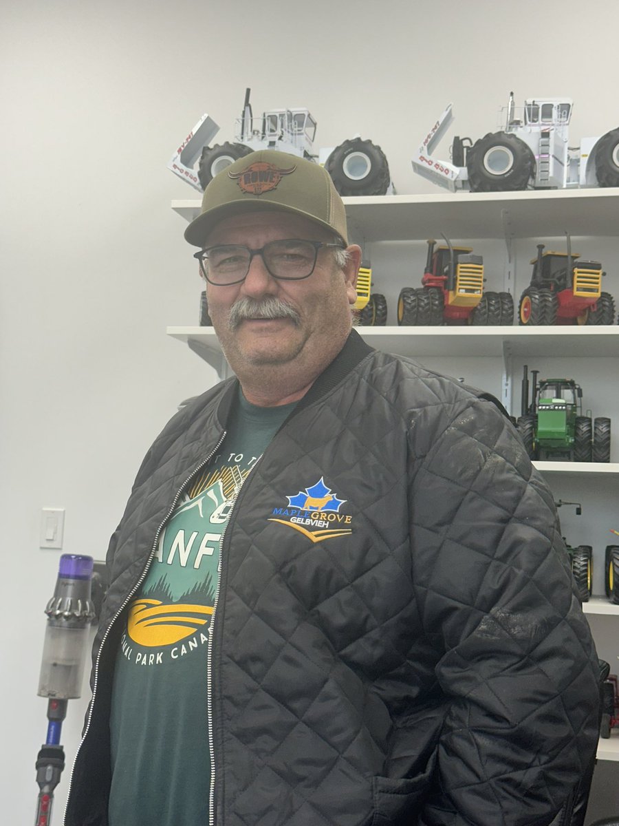 Imperial Seed (@kurt_shmon) on Twitter photo Back at er and making progress but always have time for visits! <a href="/LWirgau/">Lee Wirgau</a> stops by to drop off a sample and whamo you are all welcome as we solved the worlds problems! Back at er and making progress but always have time for visits! <a href="/LWirgau/">Lee Wirgau</a> stops by to drop off a sample and whamo you are all welcome as we solved the worlds problems!