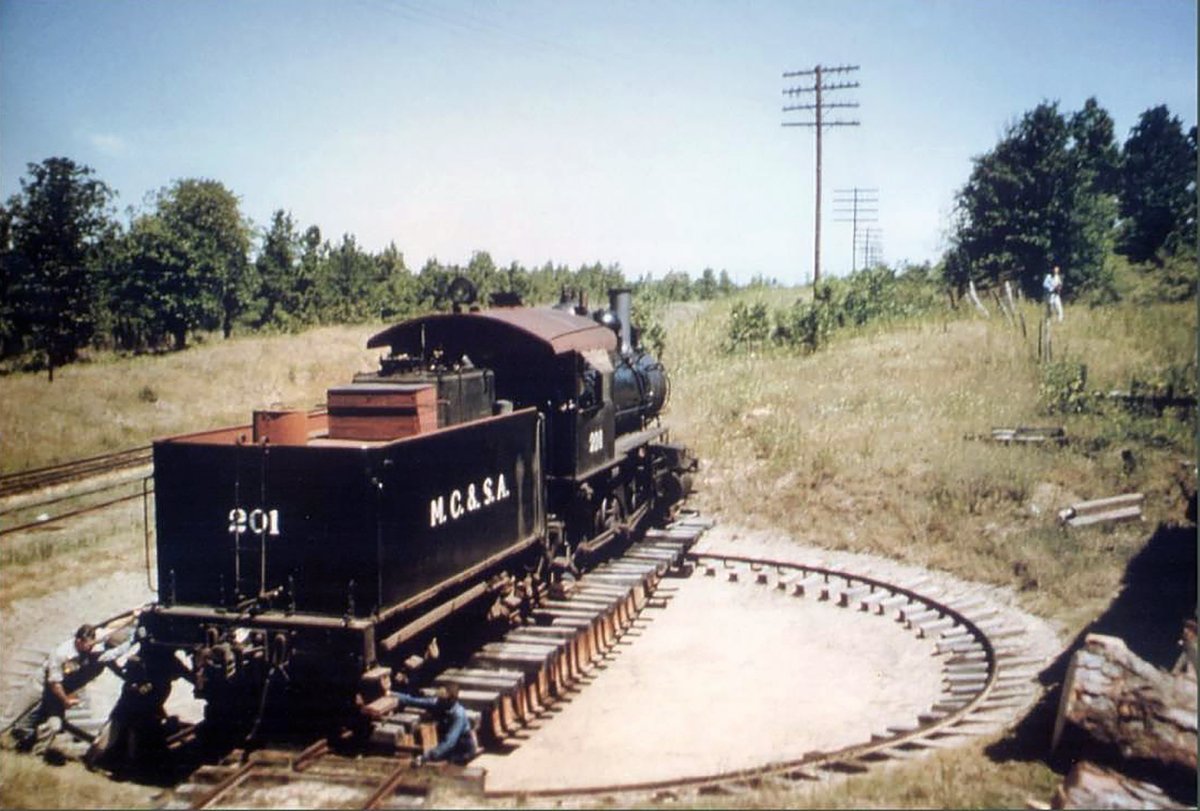 Traces of Texas reader John Schoenemann thoughtfully sent in this nifty photo of the Moscow, Camden and San Augustine railroad which, up until about two hours ago, I'd never heard of.  It sent me down a rabbit hole of discovery.

The MCSA, chartered in 1898, was intended to link