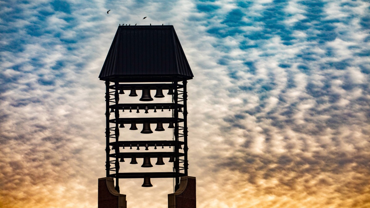 ☁️ If your August feels a little uncertain—that’s okay.

Learning something new might be the clarity you didn’t know you needed.

▶️ online.illinois.edu