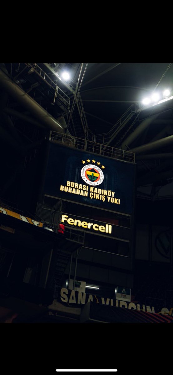 #FBvFEY
#Fenerbahce 
Dilimde şarkılarım gündüz gece….