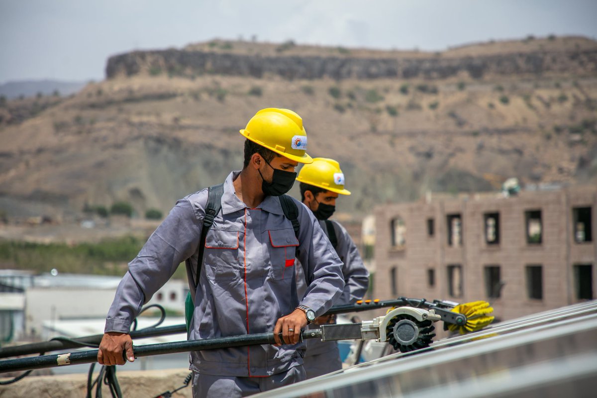 UNDP Yemen (@undpyemen) on Twitter photo صنع في #اليمن 💪
ينشئ رواد الأعمال الشباب هؤلاء مشاريعاً مبتكرة، مما يخلق فرص عمل ومستقبلاً أكثر إشراقاً لمجتمعاتهم.
اقرأ القصة كاملة 👇
go.undp.org/wYc
<a href="/UNDP/">UN Development</a> #Yemen
<a href="/WBG_IDA/">IDA - World Bank</a>
<a href="/SMEPSYEMEN/">SMEPS</a>
#ESPECRP
#اليوم_الدولي_للشباب صنع في #اليمن 💪
ينشئ رواد الأعمال الشباب هؤلاء مشاريعاً مبتكرة، مما يخلق فرص عمل ومستقبلاً أكثر إشراقاً لمجتمعاتهم.
اقرأ القصة كاملة 👇
go.undp.org/wYc
<a href="/UNDP/">UN Development</a> #Yemen
<a href="/WBG_IDA/">IDA - World Bank</a>
<a href="/SMEPSYEMEN/">SMEPS</a>
#ESPECRP
#اليوم_الدولي_للشباب