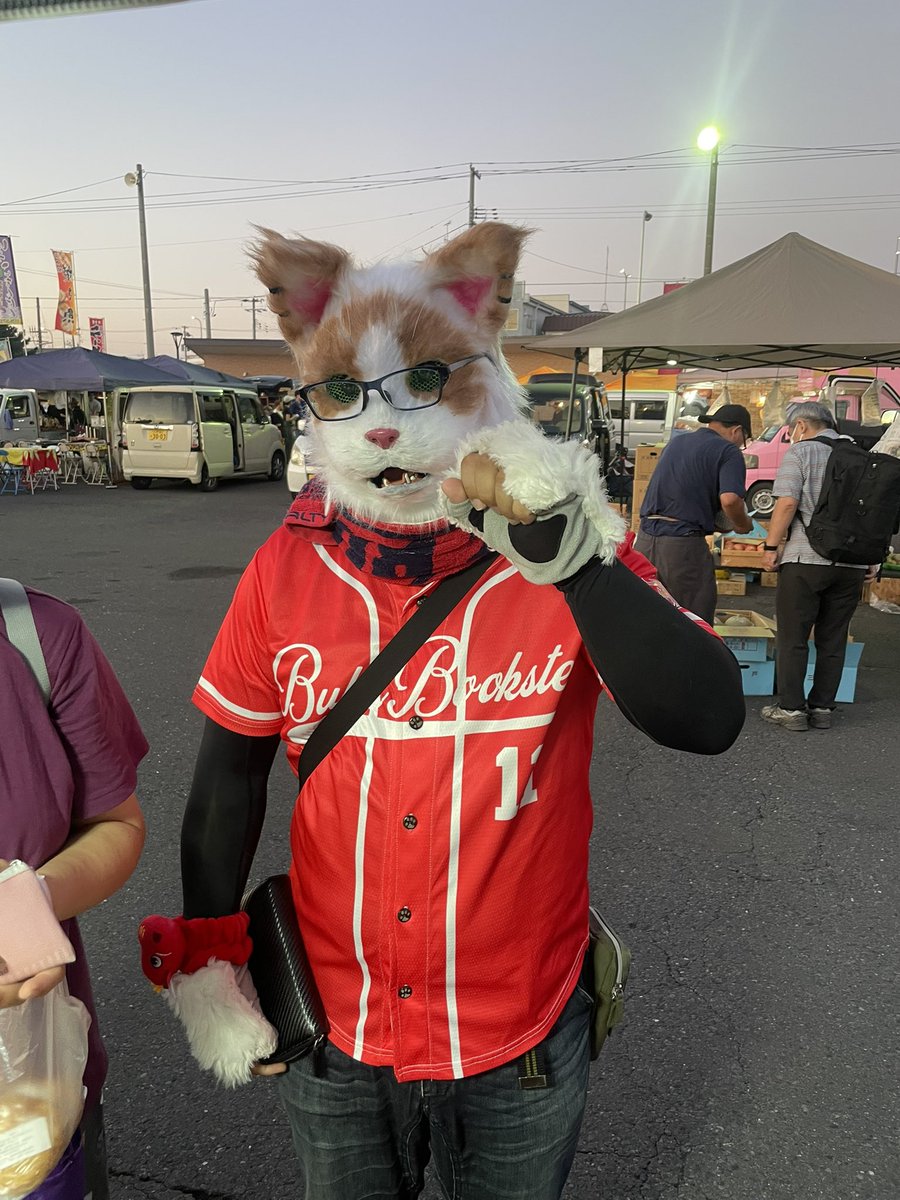 おはようございます😃
本日は臨時の館鼻岸壁朝市です！
久々に朝から襲撃されました😺
#館鼻岸壁朝市