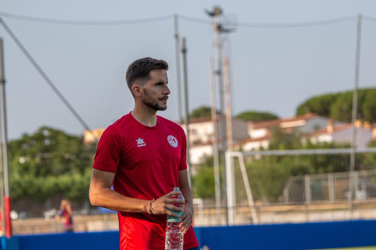Unió Esportiva Olot tweet media