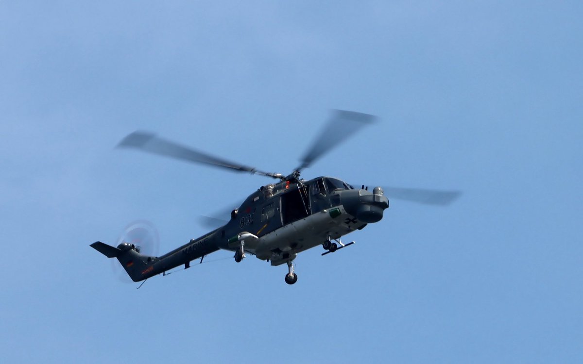 RickyGTS's tweet image. Hier gab’s mal so richtige Schraubergang 🙋‍♂️ Aber viele entflogen, verflogen? 🤷‍♂️ Ich halt immer noch feste druff 📸📸📸📸 einer muss ja 💁‍♂️ #Hubschrauber zur #HanseSail 25