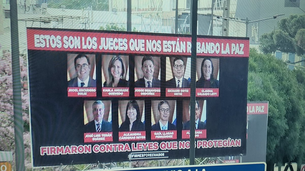 geovanni_atari's tweet photo. 🚨#Ahora
Que nos dejó la #ContraMarcha de @DanielNoboaOk :
❌ Asistentes pagados por el gobierno 
❌Miles de servidores públicos obligados  a marchar 
❌Militarización y pancartas para amedrentar a la @CorteConstEcu 
Quedó clara la incapacidad y prepotencia del régimen https://t.co/80Es9U43w7