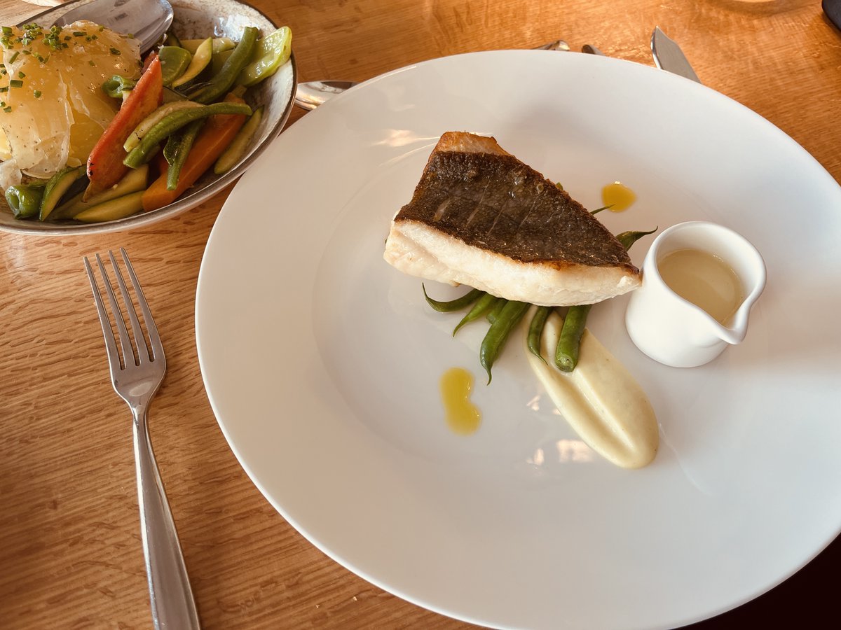 MichelinGuideUK's tweet photo. Some fine locally landed seafood on show at Adrift restaurant @Dunmorehouse 

@wildatlanticway #Ireland 

https://t.co/hFJJ78Wfjy https://t.co/cSsSCfyE8W
