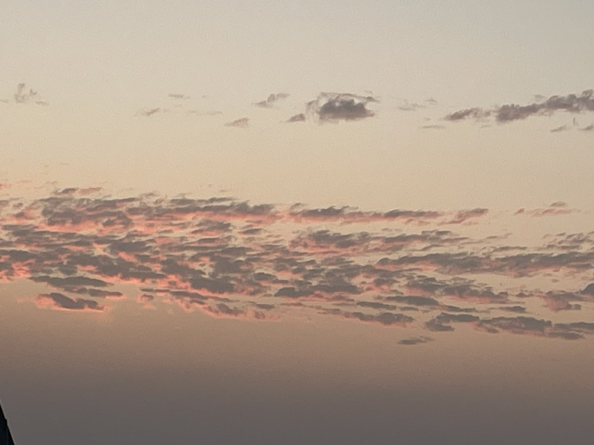 bobslott's tweet image. Beautiful clouds tonight #Croyde