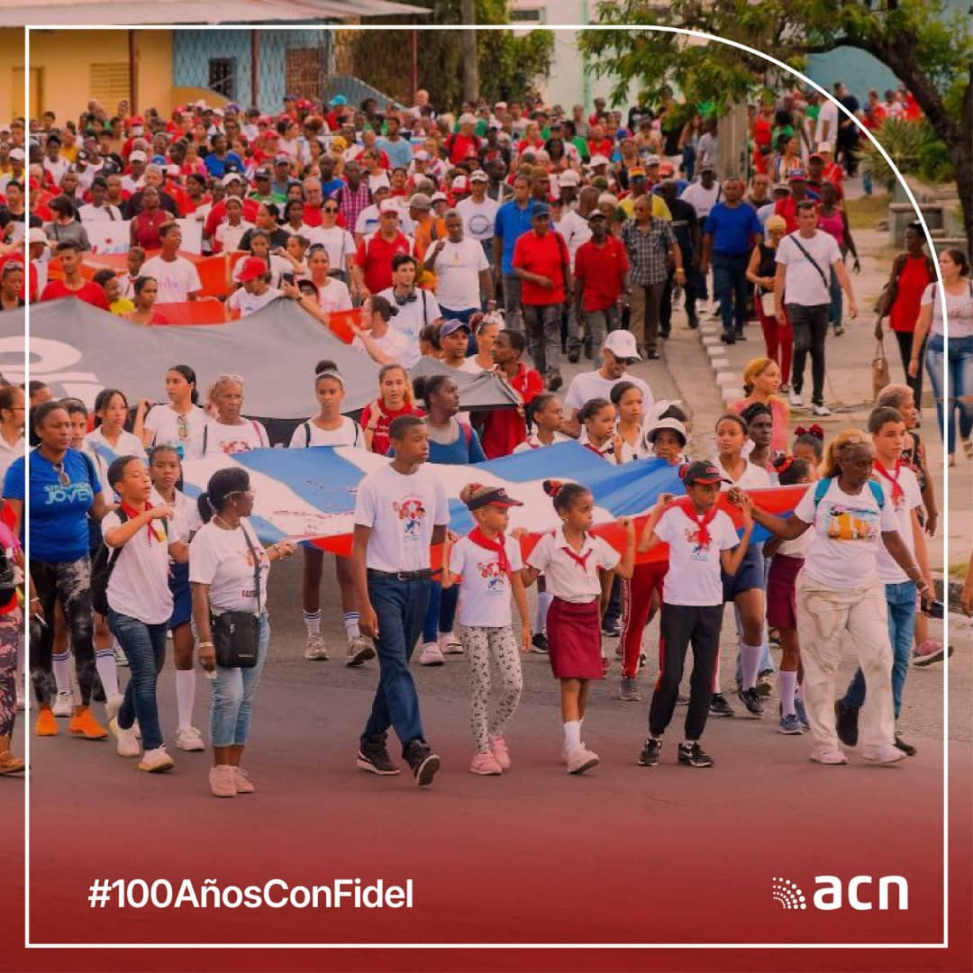 La Venezuela de Bolívar, Chávez y Maduro, sabe que puede contar con los héroes de batas blancas, seguimos el ejemplo de Fidel.  #100AñosConFidel #CubaPorLaVida #CubaCoopera <a href="/cubacooperaven/">Brigada Médica Cubana en Venezuela</a> <a href="/MINSAPCuba/">Ministerio de Salud Pública de Cuba</a> <a href="/japortalmiranda/">José Angel Portal Miranda</a>