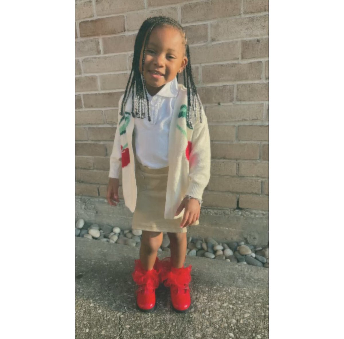 aariyananicolee's tweet photo. #firstdayofprek3 💗 https://t.co/aWpsq01hq8