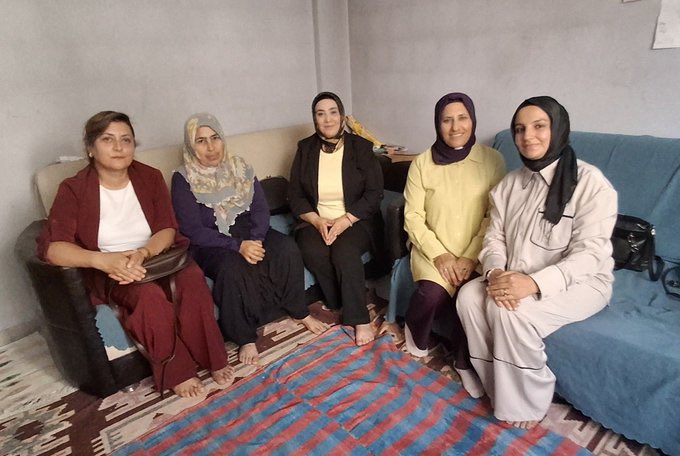 📍Kurttepe Mahallesi 
İlçe Kadın Kolları Başkanımız Sn Nevruz Doğan ve Başkan Yardımcıları ile Hürü Hanımı ziyaret ederek üyeliğini gerçekleştirdik.Kendisine Ak Parti ailemize hoş geldin diyoruz Birlikte Daha Güçlüyüz <a href="/tugbaisikercan/">Tuğba IŞIK ERCAN</a> <a href="/abdullahdogru01/">Abdullah Doğru</a> <a href="/farukaytek/">Faruk Aytek</a> <a href="/Hacer_Soylemez1/">Hacer Söylemez</a>