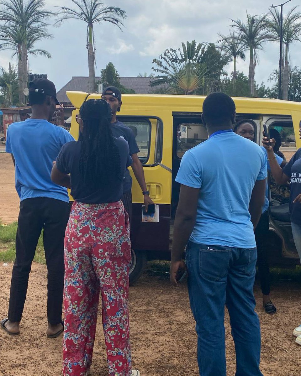 okay_vc's tweet photo. #Anniversary Day 2
#OperationDOE on the Streets of Ogbomoso
#DigitalOgbomoso #OkayVCat5 #OgbomosoBusiness #ExploreOgbomoso #SupportLocal #Day2 #Outreach #OkayVisualCreations #Ogbomoso https://t.co/4QnnHH3vwb
