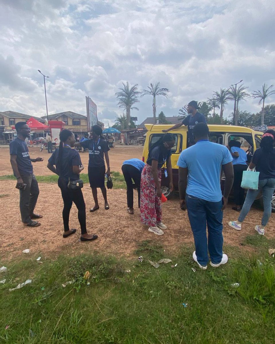 okay_vc's tweet photo. #Anniversary Day 2
#OperationDOE on the Streets of Ogbomoso
#DigitalOgbomoso #OkayVCat5 #OgbomosoBusiness #ExploreOgbomoso #SupportLocal #Day2 #Outreach #OkayVisualCreations #Ogbomoso https://t.co/4QnnHH3vwb