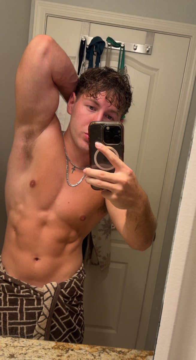 i want to own you. 

get in my dms and beg to be owned. 

#findom #cashmaster #alpha