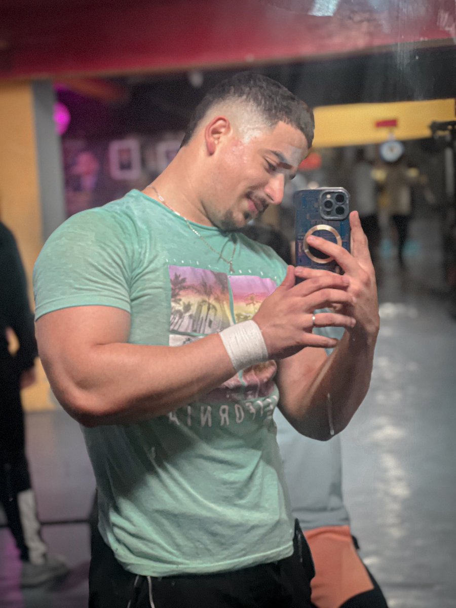 AdamBenyoussef1's tweet photo. ✨💪🏻
#War2 #FitnessMotivation #gym https://t.co/xFExSWz76P