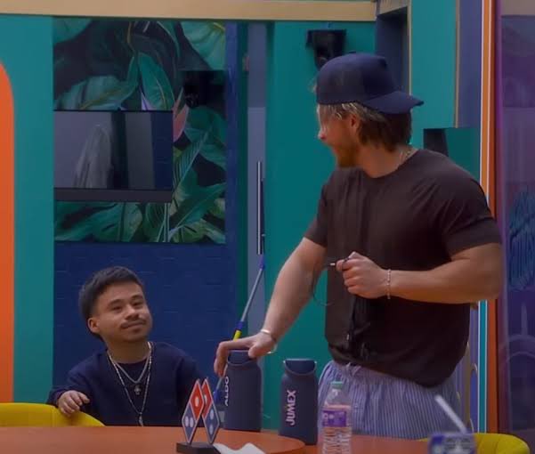 Aldo y Abelito son lo mas pinche genial que he visto en mucho tiempo. Los quiero mucho. Ya mejor vamos a darle skip a todo y todos, para llegar directo a la final con ellos dos. 
✨💕⚡️