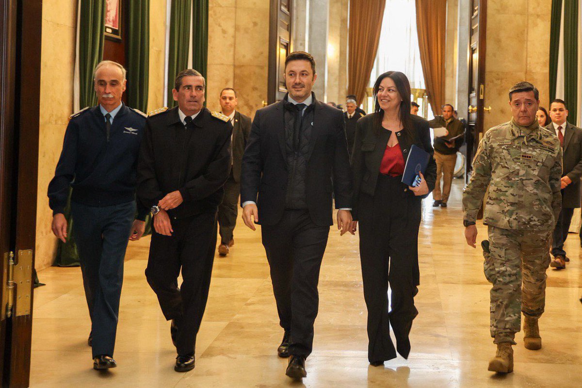 AURA MINISTROS <a href="/luispetri/">Luis Petri</a> <a href="/SPettovelloOK/">Sandra Pettovello</a> 🇦🇷.