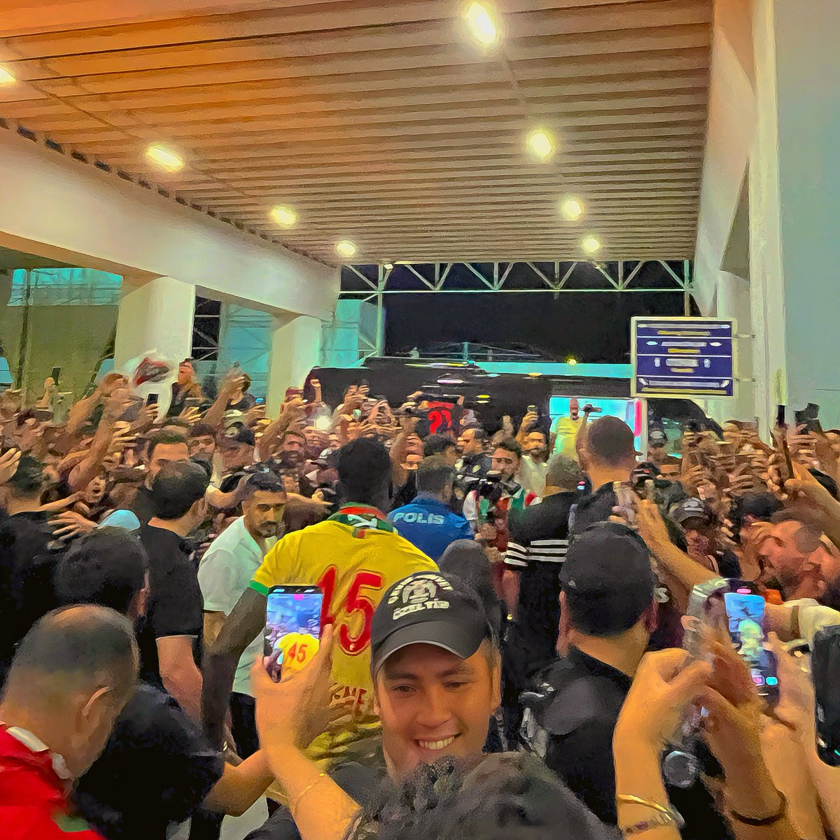 Hoşgeldin Mbaye Diagne🟢🔴
#Amedspor #ultramed