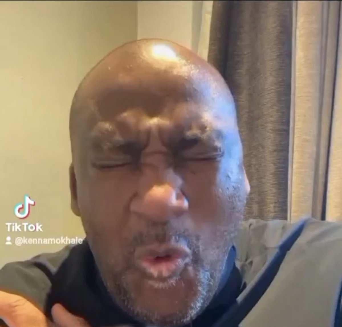 ODWAkaTIME's tweet photo. @orlandopirates @_Marumogallants I called in sick Monday and Tuesday ….. what’s going to happen to me tomorrow?? 
Does this coach know what we have saying to Chiefs fans during off season !! https://t.co/cLbmubZP9w