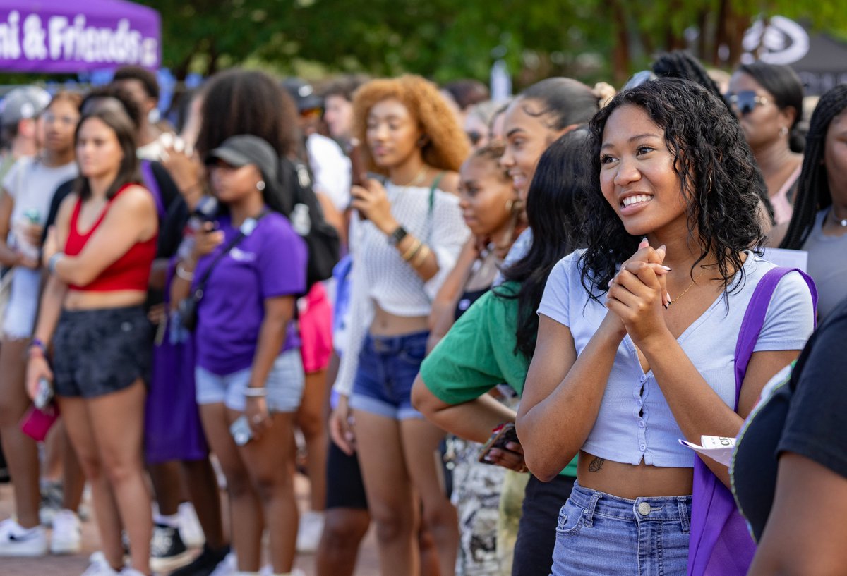 WCUbookstore's tweet photo. TODAY: Valley Ballyhoo 🎉📣

4–6 PM @ Central Plaza &amp; Catafount
Meet student orgs, WCU departments &amp; community groups.

Find your people. Find your place. 💜

#ShopWCU #WCUBookstore #ValleyBallyhoo #WCU https://t.co/i1iwezchmH