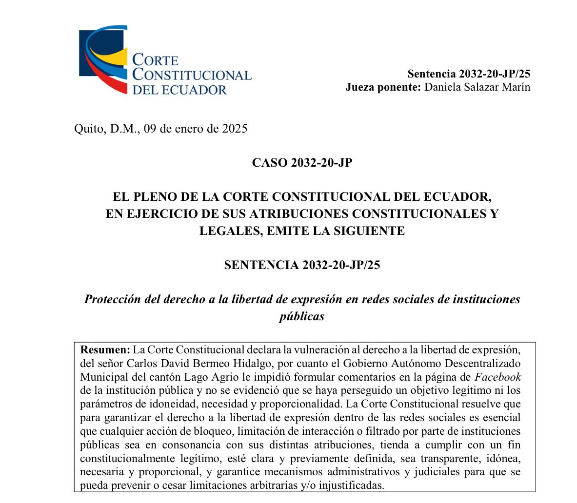 amontenegrito's tweet photo. 📚¿Puede una institución pública bloquearte en sus redes sociales oficiales porque no le gusta lo que opinas?
La Corte Constitucional ya respondió… y no les va a gustar a los que gobiernan desde el ego y no desde los derechos. 🧵 👇

1️⃣ Carlos Bermeo quiso comentar en el Facebook del GAD Lago Agrio 🏛️📱.
Pero… ¡zas! 🚫 Lo mandaron al silencio digital. Sin insultar, sin faltar al respeto.
¿Su “delito”? Pensar distinto.

2️⃣ El GAD se lavó las manos: “Esa página no es nuestra” 🧼🙄.
La primera jueza se tragó el cuento y rechazó la demanda ⚖️.
La Corte Provincial ni revisó el fondo: archivó por “desistimiento tácito” 📂… como  que estuviesen barriendo  la basura bajo la alfombra. 🧹

3️⃣ La Corte Constitucional entró a escena 👩‍⚖️🔥:
💣 Les dijo a los jueces provinciales que su fallo estaba incongruente (traducción: hicieron mal su trabajo).
📢 Y dejó clarito: bloquear a un ciudadano en redes oficiales, porque sí, es censura pura y dura.

4️⃣ Sentencia con pólvora:
✅ Desbloquear al ciudadano YA.
✅ Abrirle las puertas digitales del Estado.
✅ Capacitar a los burócratas para que aprendan que las redes públicas no son su hacienda privada. 🐎💻

💡 CONCLUSIÓN:
Las redes oficiales NO son para que los funcionarios jueguen a dictador en versión Facebook Live.
En un canal público, censurar es violar derechos… y la Corte acaba de darles un coscorrón.
Sentencia 2032-20-JO/25.