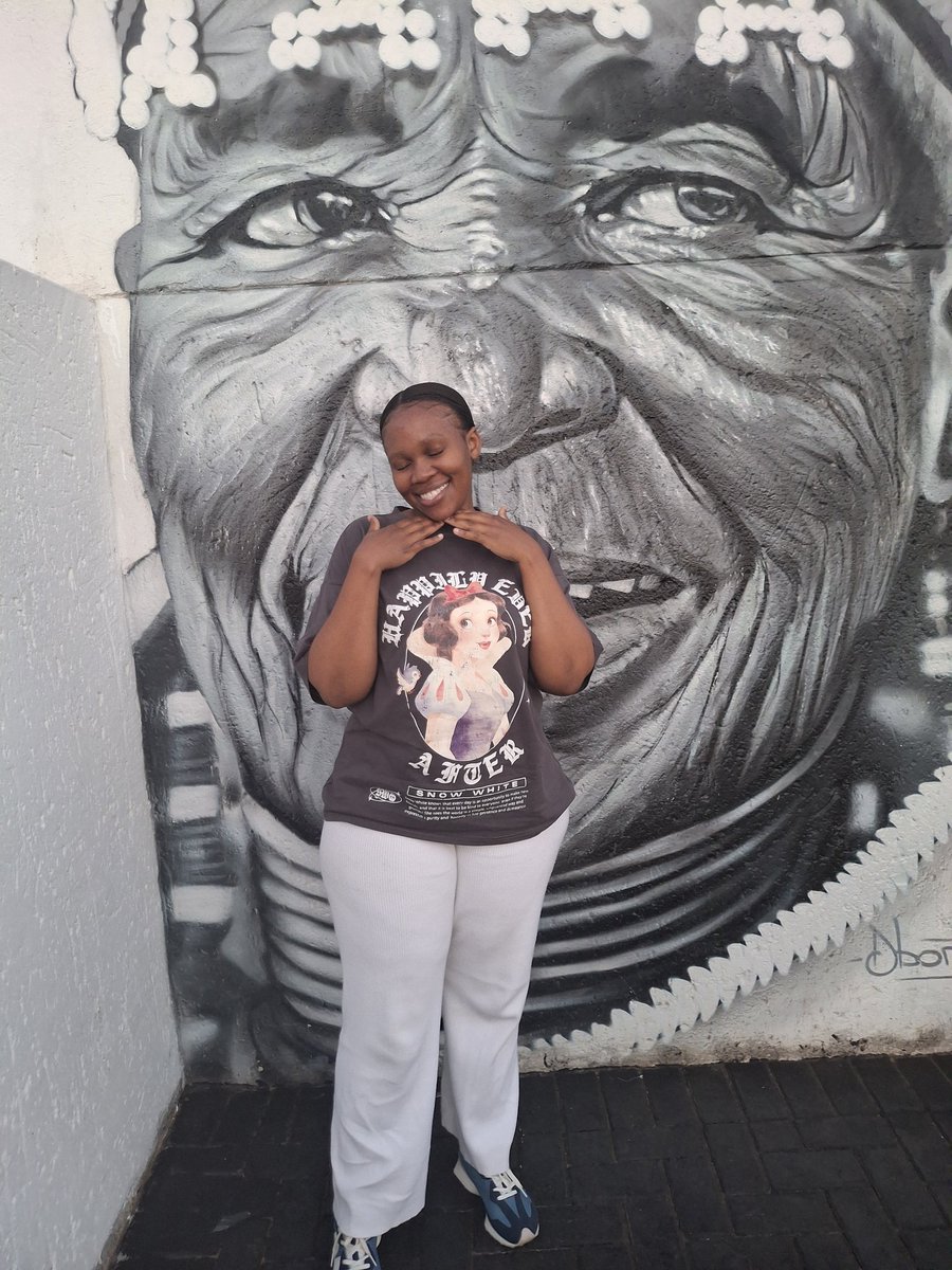NaNdlambili's tweet photo. #Ndebelehun😍 https://t.co/URvEl5eEYQ
