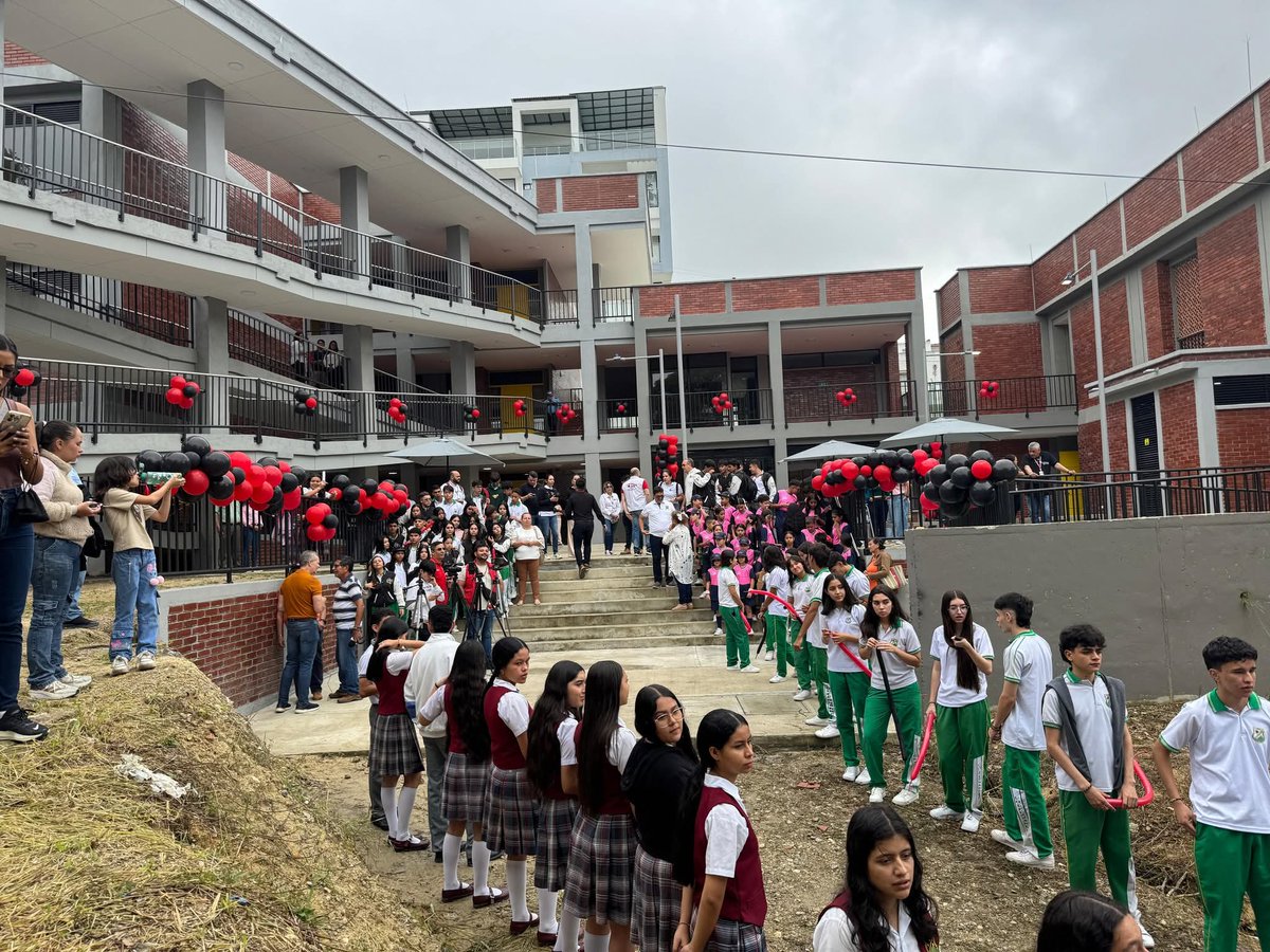 Que grato es para nosotros como nortesantandereanos saber que las obras contempladas en nuestro Plan de Desarrollo 2020 - 2023, hoy son una realidad y se ponen al servicio, en este caso de los ocañeros.

El colegio Francisco Fernández de Contreras es una realidad que genera 👇👇
