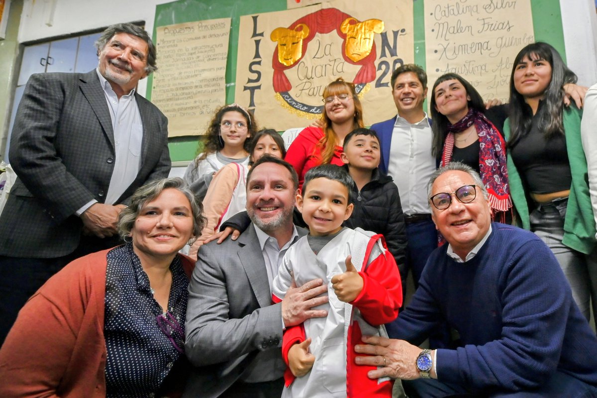 Las escuelas de la provincia siguen creciendo y los pibes de la Primaria Nº21 y la Secundaria Nº20 de #Ituzaingó tienen nuevas aulas y mejores espacios para estudiar.

No vamos a permitir que la educación que reciben los chicos de nuestros barrios siga sufriendo el ataque y el