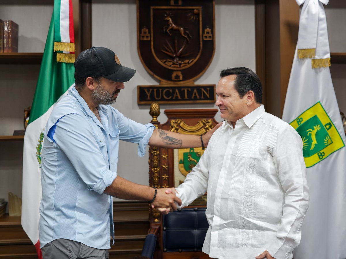 huachodiazmena's tweet image. Acabo de recibir en Palacio de Gobierno al activista y ambientalista @arturoislasX para hablar sobre la situación en Celestún. Escuché toda la información que ha documentado y he dado instrucciones para que se actúe de inmediato. 

En Yucatán, cuando se trata de cuidar nuestra…