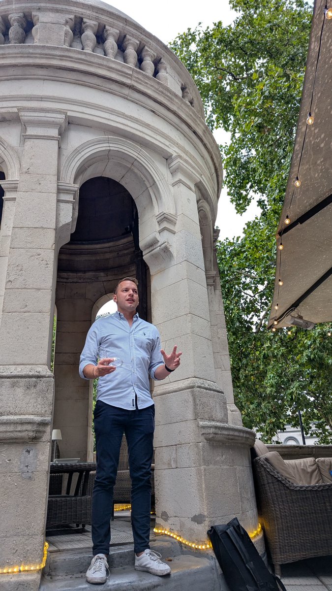 To achieve its potential and veer risks, #AI needs to be more transparent, and follow laws and common net norms about scraping. Nice evening with the Creative Rights In AI Coalition (CRAIC) share.google/SMyKjeArP1AfL4…