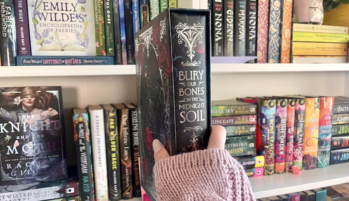 ninthfemme's tweet image. she’s here and she’s stunning 🥀