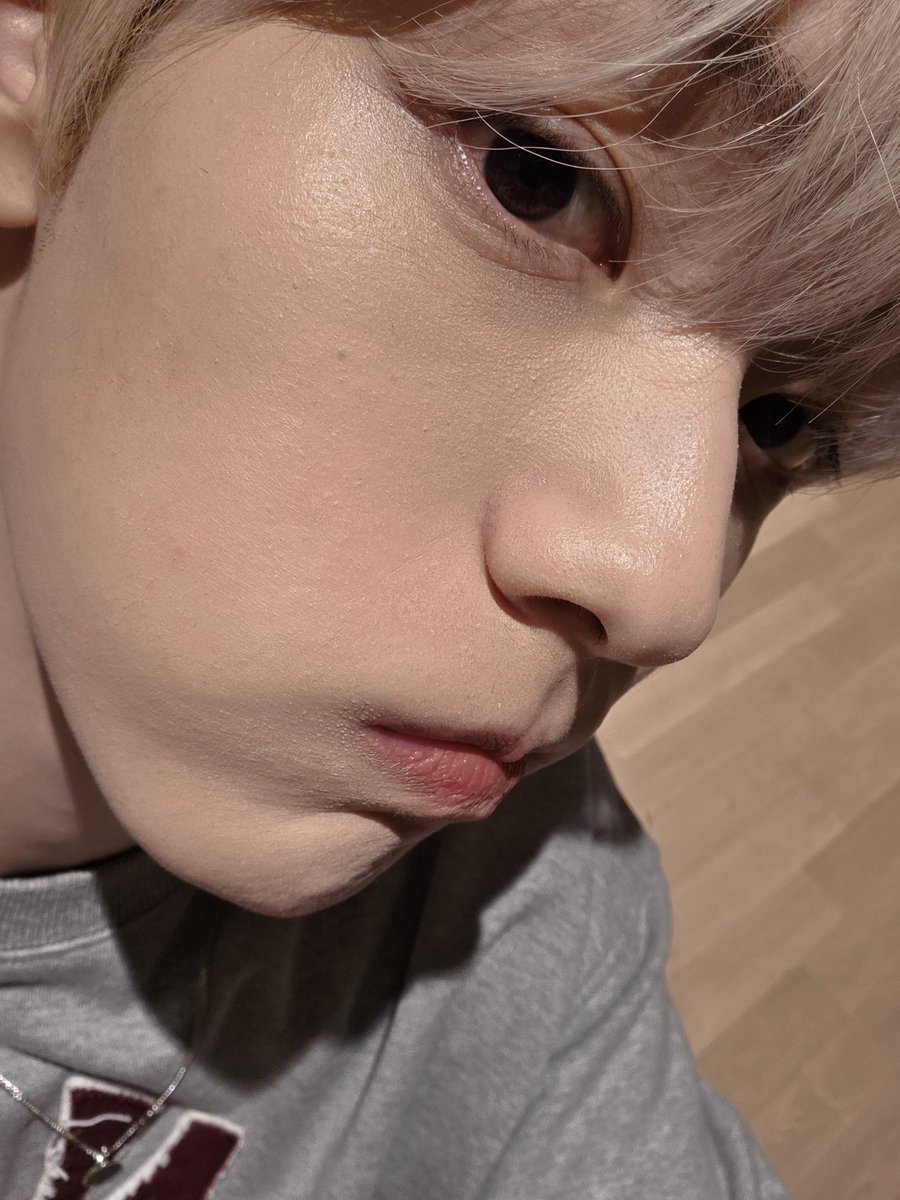 txtwvdm's tweet photo. 250813 🐰💬

#SOOBIN #수빈 https://t.co/U6rJzwZuhz