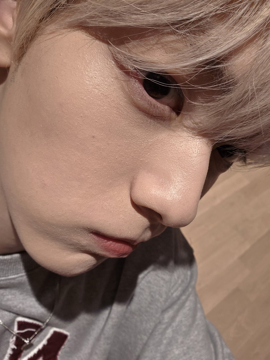 txtwvdm's tweet photo. 250813 🐰💬

#SOOBIN #수빈 https://t.co/U6rJzwZuhz