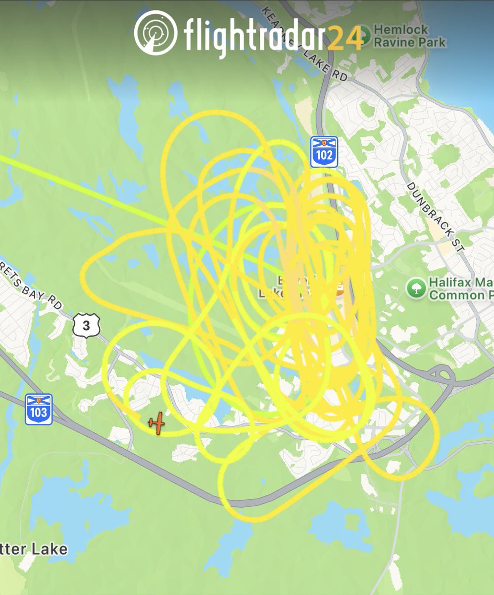 4 of 5 water bombers heading from Bayer’s Lake back for more fresh water in NB, perhaps? 2nd photo shows the flight paths from all 5 bombers - hoping they can contain the fire quickly! #BayersLake #novascotiafire